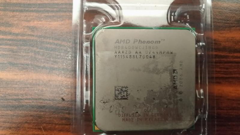 AMD Phenom X3 8400 2.1 GHz Socket AM2+ 三核心CPU