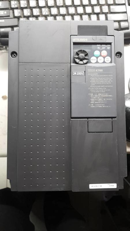 日本 三菱變頻器FR E720-7.5K (10HP 220V)