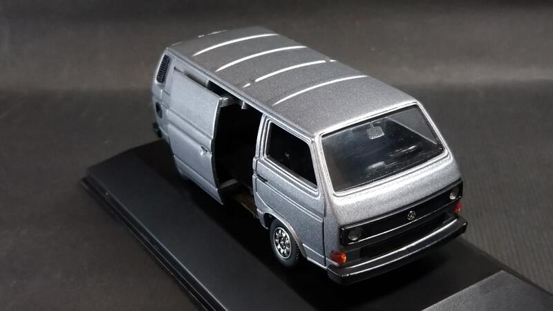 【經典車坊】1/43 Volkswagen VW T3 Transporter 二手模型 附展示盒 by Schabak