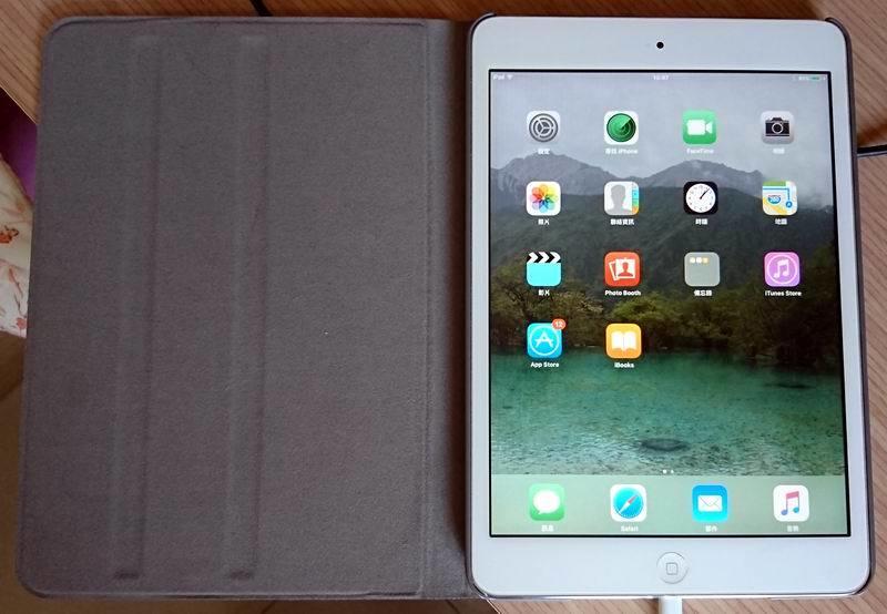 Apple iPad mini 1 16G wi-fi，少用極新，全新護套。特價~『2988元』~！