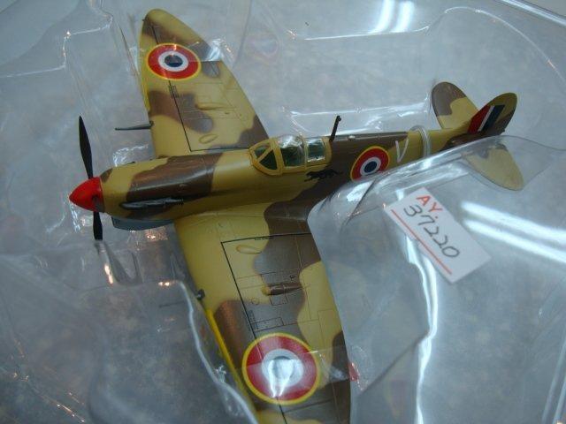 模王精品--EASY MODEL--1/72成品飛機--"Spitfire"MK V/TROP No.37220