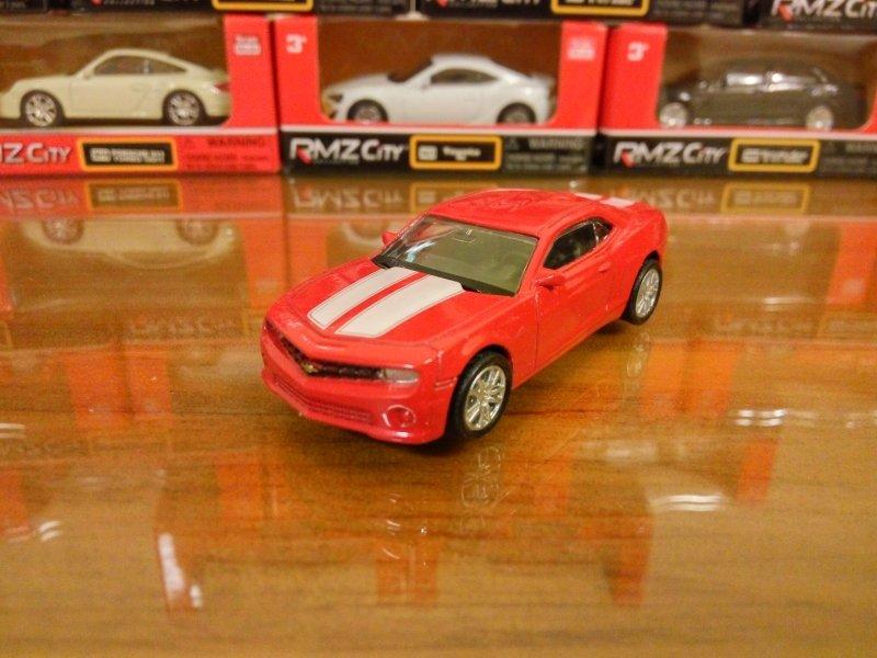 全新盒裝1:64 合金汽車模型(CAMARO~大黃蜂 )紅色 玩具 收藏 兒童 禮物 滑行車