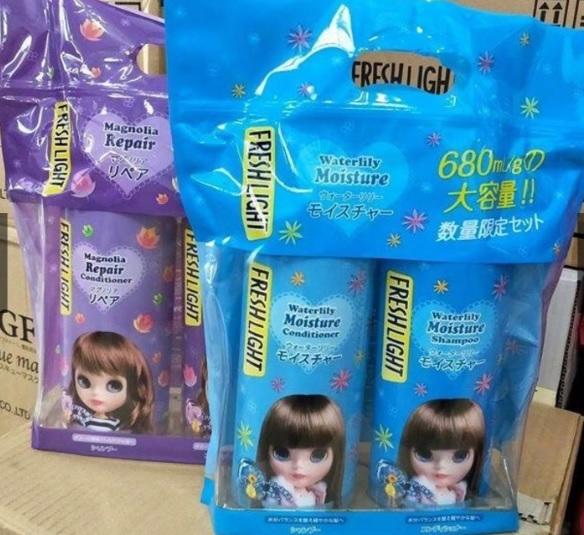 ●魅力十足● 日本小布娃娃 FRESH LIGHT 『染後受損/保濕洗髮』洗護髮組 680ml+680g