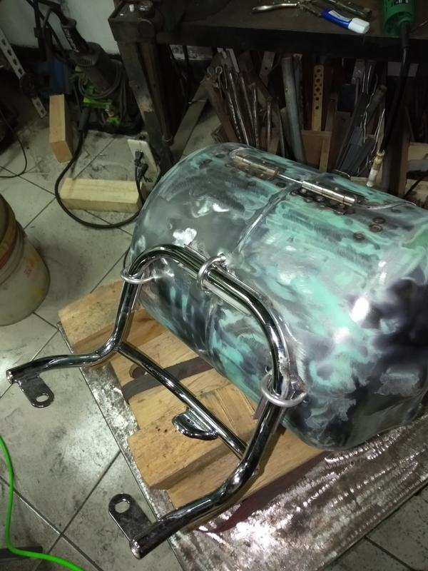 瓦斯桶行李箱，專業級點焊，汽車級烤漆，鐵匠職人2001