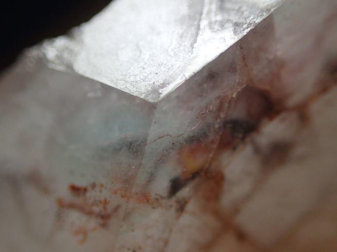 貝石之戀~水晶內包斜矽鋁銅礦 J 012502