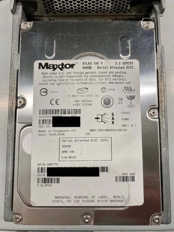 Maxtor SAS 300G 10K 3.5吋硬碟 8J300S0088856