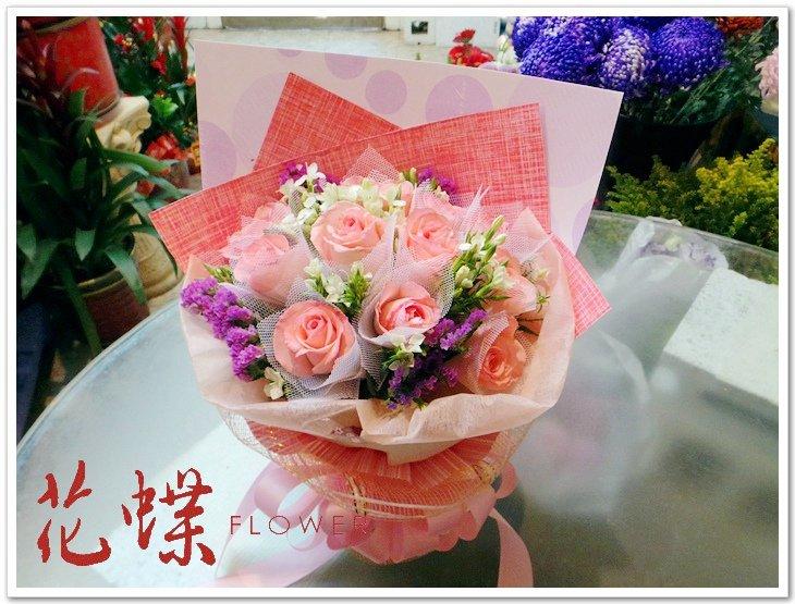 台北花蝶網路花店~給年輕快樂的媽媽不一樣的玫瑰花束~感動她