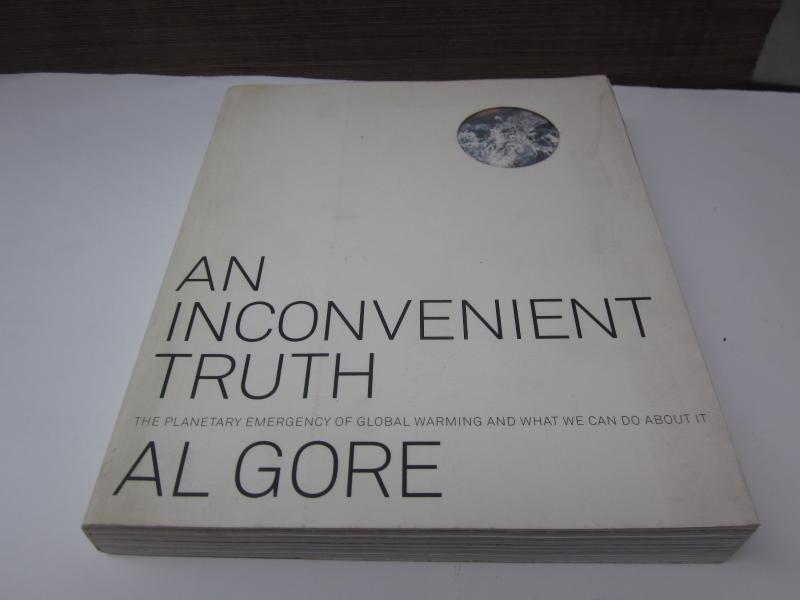 AN INCONVENIENT TRUTH,AL GORE,英文書,厚本裝 狀況良好 近全新-二手