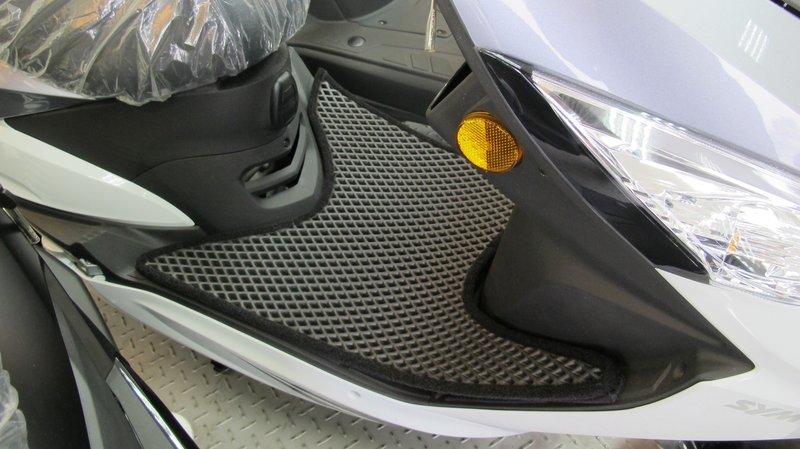 機車腳踏墊-全新量身訂做熱賣SYM三陽Z1-125款機車雙層止滑減震精品腳踏墊*底部有防滑顆粒不需鎖螺絲的踏墊
