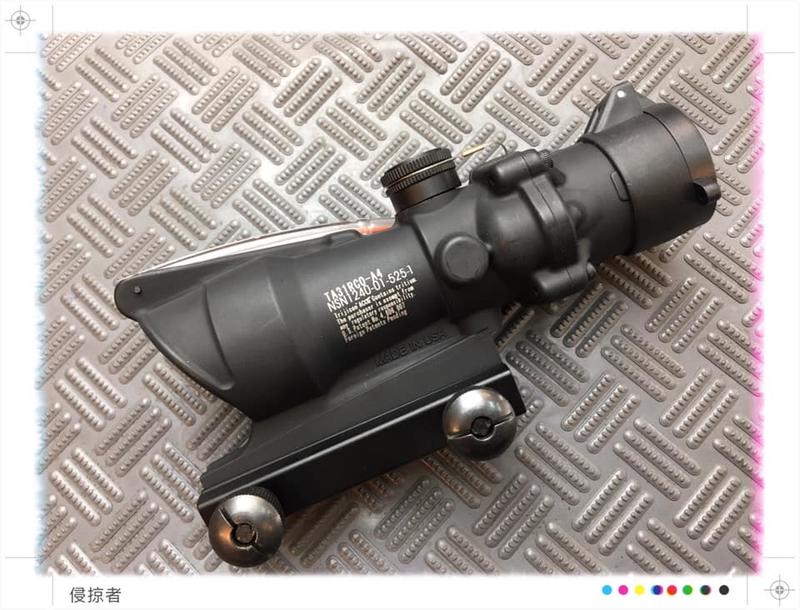 【侵掠者】TA31款ACOG 4X32 Red 4倍小海螺瞄準鏡-自動感光功能版-紅光-高清晰-箭頭分化瞄點-仿真凸字版