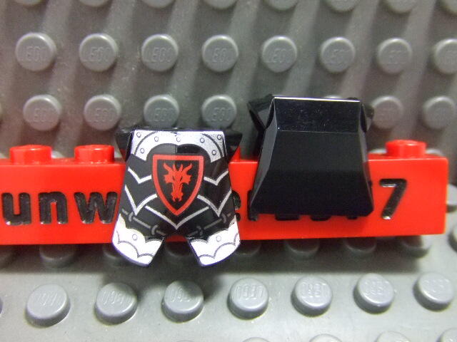 【積木2010】樂高 LEGO 龍國 騎士 盔甲 / 紅龍盔甲 城堡 70404 / 2587pb33 (盔01)