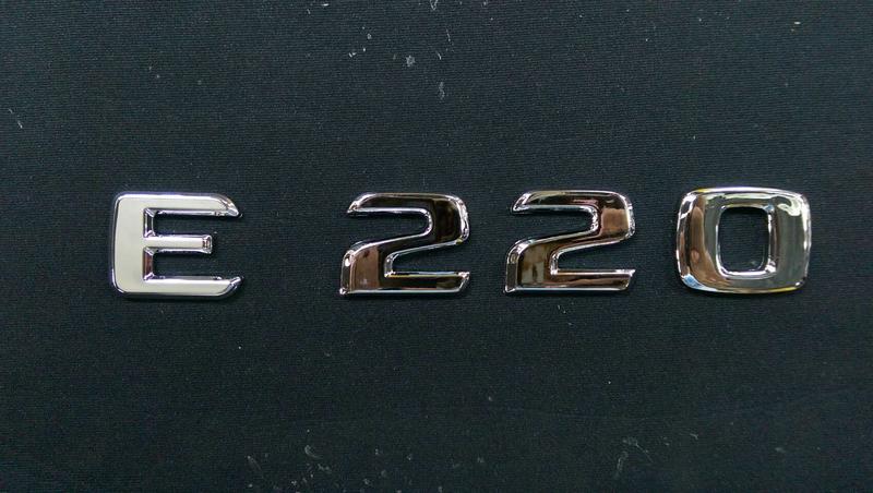 BENZ 賓士 E 220 E220 後箱蓋字標 字體 W210 W211 WAGON