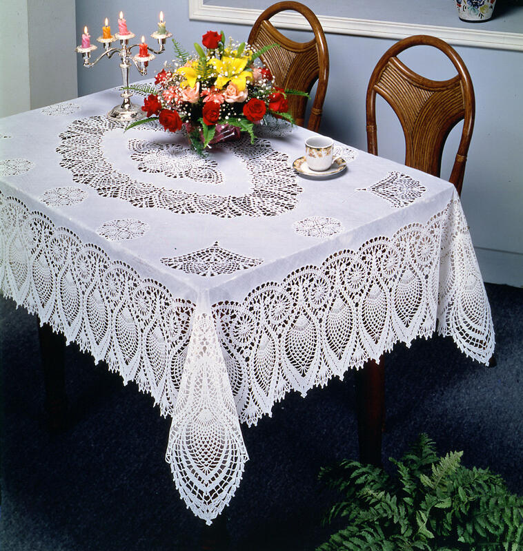 *桌巾工坊* 150 x 225 cm 鏤空 塑膠桌巾 (米 色) 防水桌巾 長方形桌巾