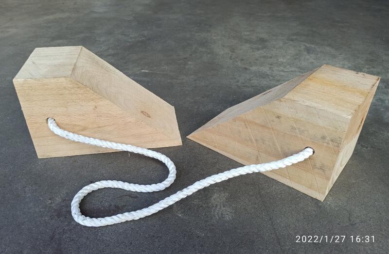 福袋 オンライン 大台中木製車用輪檔25×15.5×15.5公分車輪擋擋車器木製輪擋木頭輪 その他