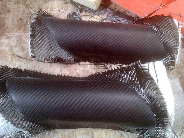FRP材料小舖...3K平織或斜織碳纖維布...寬1米長100米...大台北含運每支55000元...