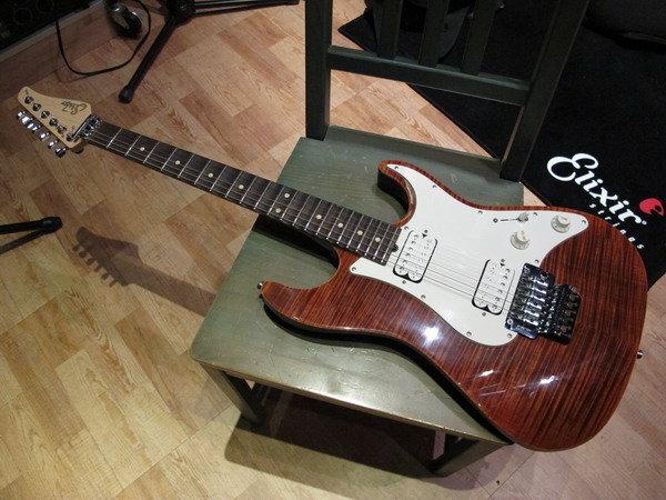 ギター Suhr Pro series S5 Suhr Guitars / Pro Series S5 Trans Whale Blue - KALEIDO