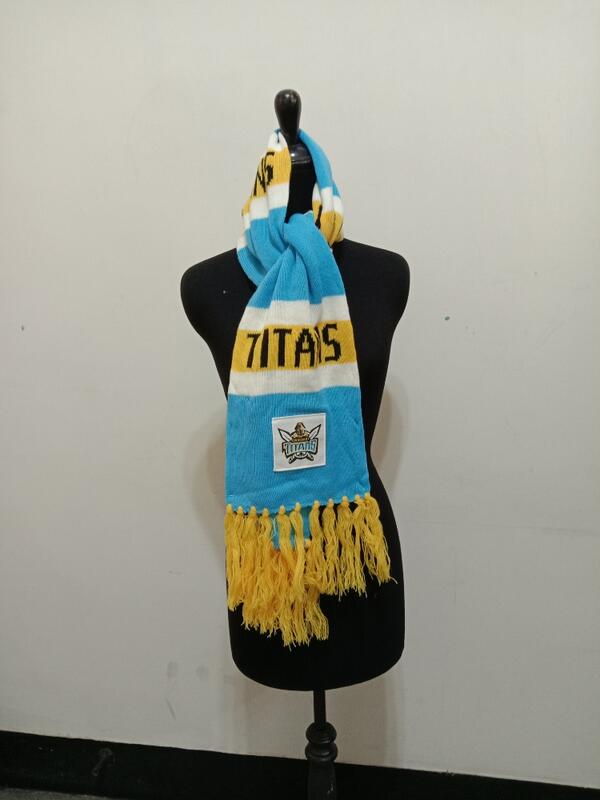 全新~ 澳洲橄欖球( NRL官網認證 ) TITANS 隊 毛線 圍巾 男女都可以穿戴