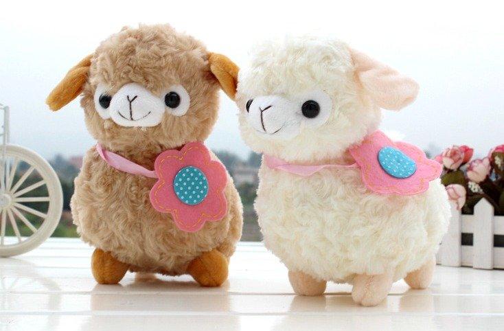 2015新年快樂 羊羊得意的可愛吉祥物-配戴小花的草泥馬玩偶-咩咩咩有兩種顏色可選