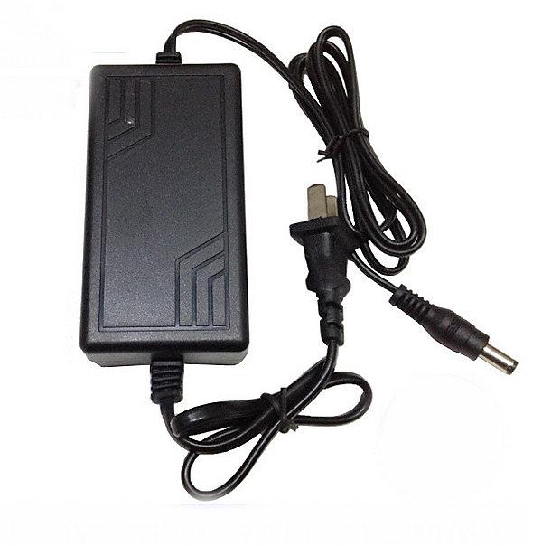 USB HUB電源 DC5V 3A 供應USB HUB插座的電力 讓設備穩定操作 插頭3.5x1.35mm 