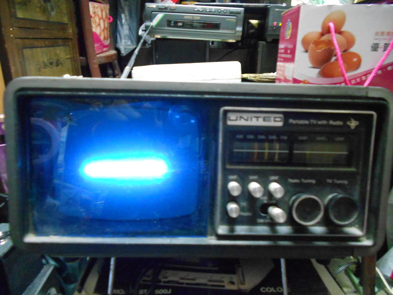 早期小螢幕電視 收音機