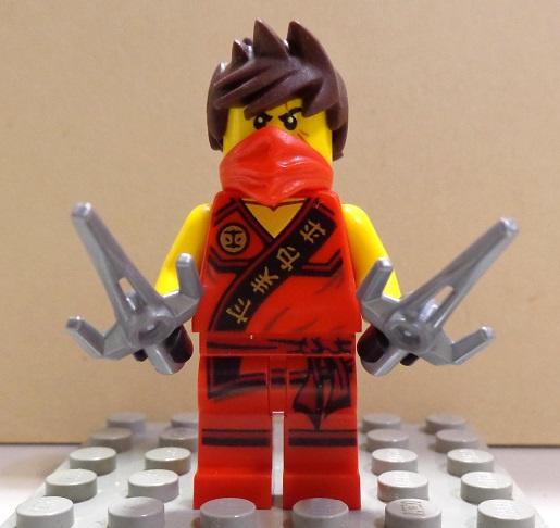 【LEGO樂高】NINJAGO旋風忍者系列 Kai 紅衣背心版 含頭巾武器匕首