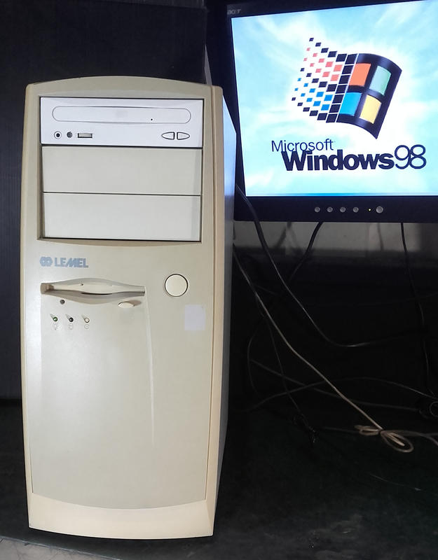 【窮人電腦】跑Windows 98系統！自組有2個ISA插槽的聯強工業主機出清！雙北桃園免費送,外縣可寄！