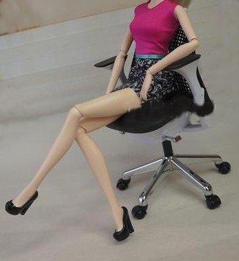 芭比娃娃可用的辦公椅 可當手機座
