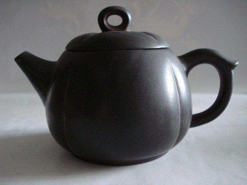 茶壺【瓜瓞延祥】 黑砂壺