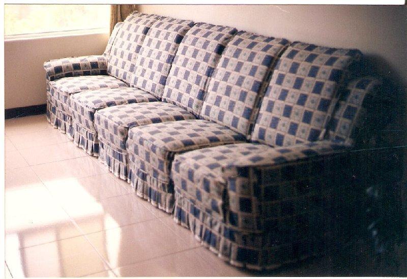高雄-沙發修理、換面、換皮，椅套、海綿墊訂製【皮沙發、布沙發、木沙發、沙發罩】-鄭師傅專業”沙發椅套”