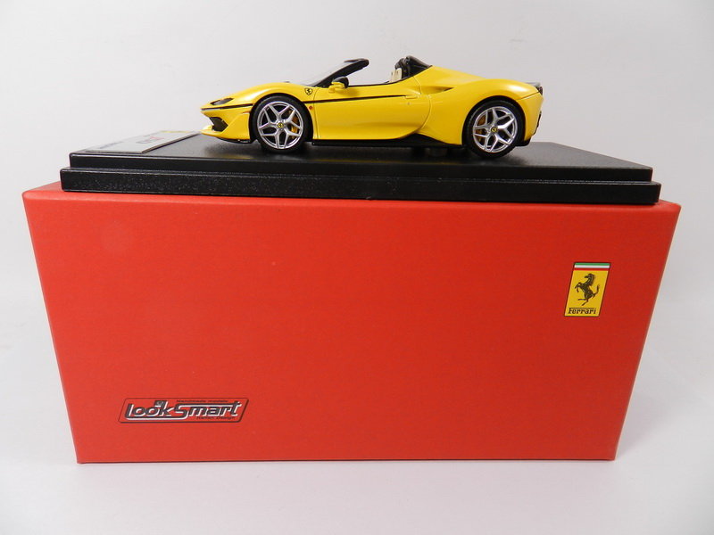 《烈馬驛站》1/43 STC Ferrari J50 珠粉黃色 (LookSmart) 樹脂