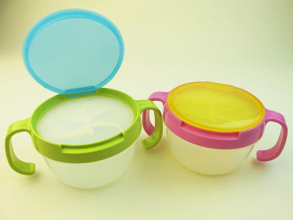 【美國媽咪】日本防漏防掉設計 雙柄 零食罐 零食杯 餅乾碗 不含BPA