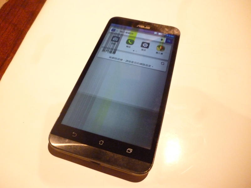 ASUS-ZOOED智慧4G手機400元-可開機螢幕破