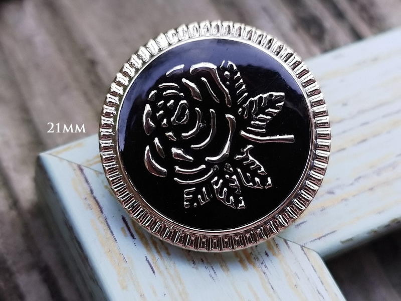 DAda緞帶‧i39104-21mm神秘黑玫瑰搪瓷金色框鈕扣1個$9(買10送1)