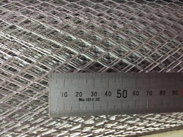 不鏽鋼擴張網一分孔,厚度約0.5mm, 120cm*150cm一片1500元 1500*2片