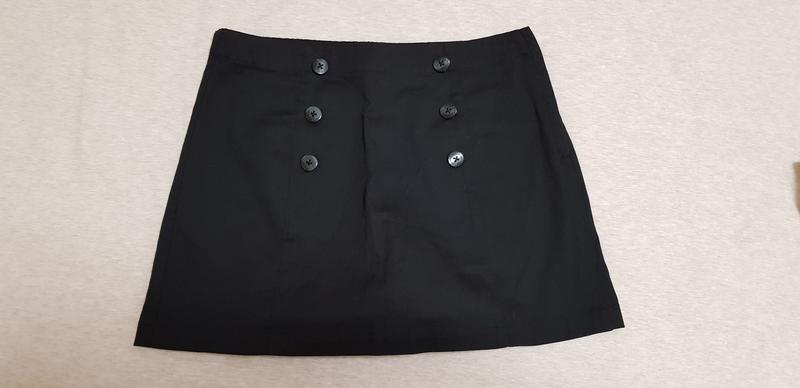「Roberta di Camerino 諾貝達 專櫃」 前排扣裙子後褲子造型黑色褲裙（140cm）