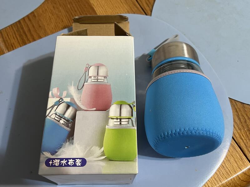 全新~廣積股東會紀念品 品茗玻璃瓶 水壺 304不鏽鋼濾茶網 企鵝瓶450cc 現貨:藍色