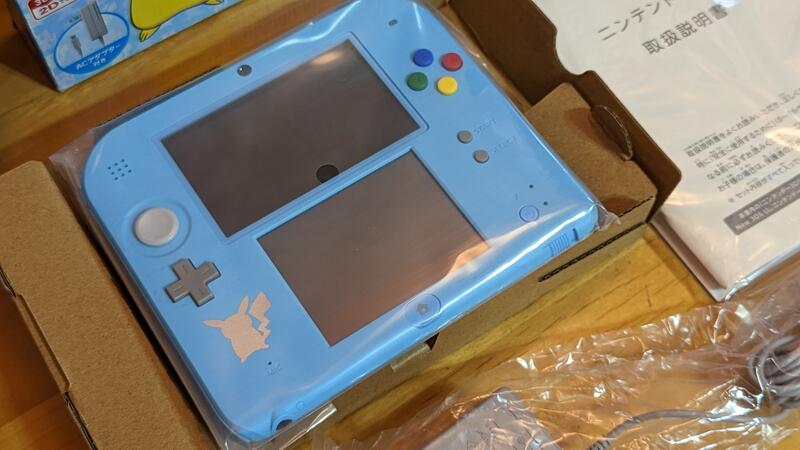 收藏引退_2DS_寶可夢皮卡丘限定主機。(日版、新品、未使用)。 | 露天市