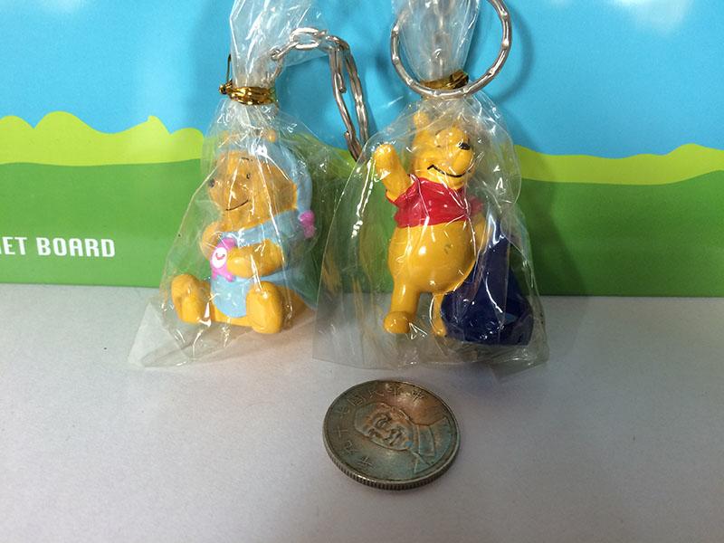 小熊維尼 Winnie the Pooh bear 睡衣 & 拿袋子 款 兩隻合售 鑰匙圈 吊飾
