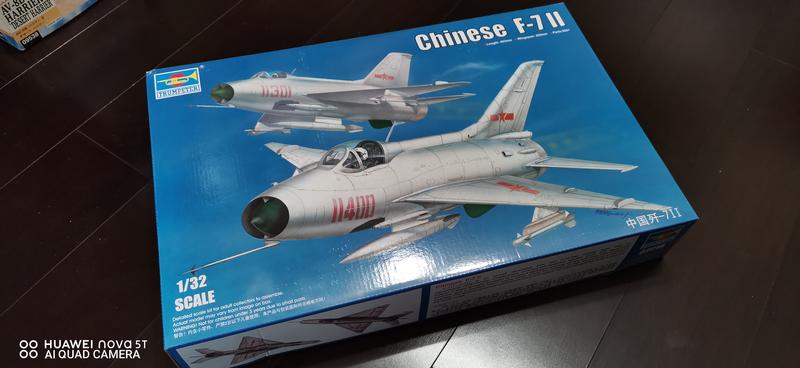 1/32 小號手 中國人民解放軍 空軍  F-7II  殲7-II  附蝕刻片，金屬起落架，膠胎，儀表板