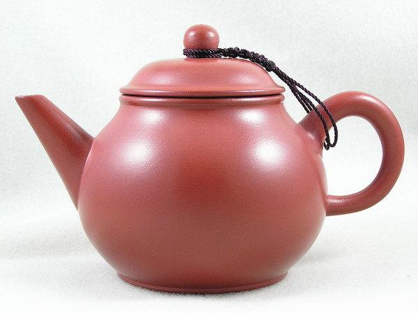 【兩隻老虎在賣（茶．壺）】精選茶壺~【芭樂壺 老人茶壺 陶土茶壺】~《紅色》~容量︰200cc