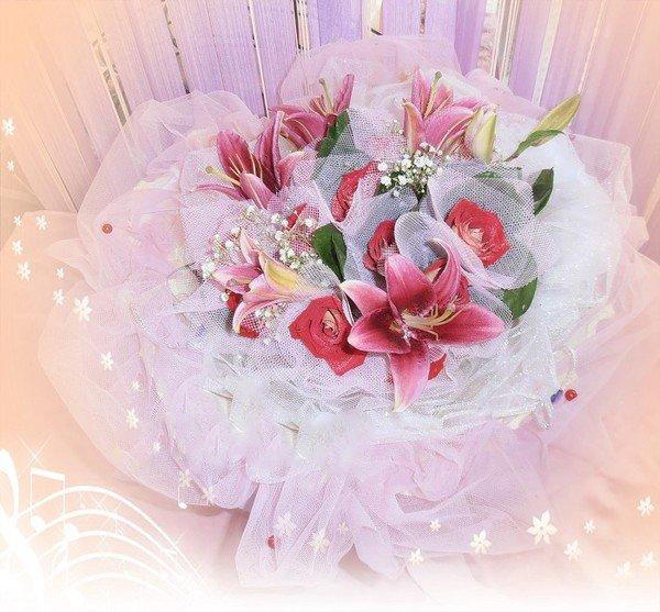 10朵玫瑰8朵香水百合花束 求婚花束 榮升送禮 母親節 畢業典禮 百合 生日花束