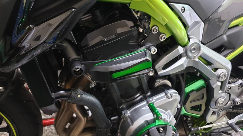 ~康康MOTO~ 免運Kawasaki Z900專用 引擎保護蓋 保護飾蓋 引擎保桿 引擎護桿