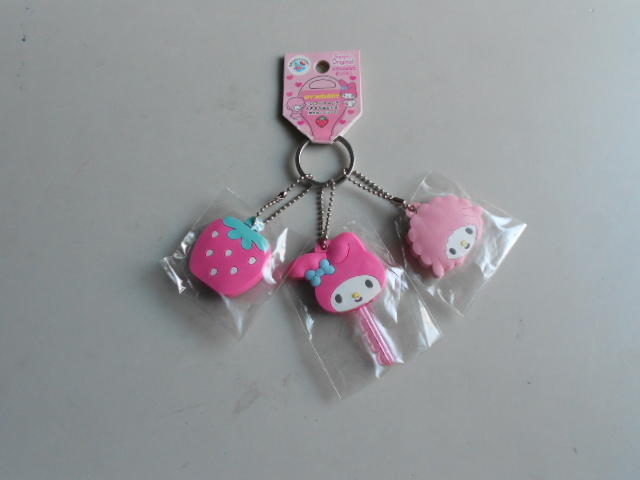 日本 正版 三麗鷗家族 美樂蒂 MY MELODY 鑰匙圈 3入鑰匙帽 鑰匙套 美樂蒂造型 草莓造型鑰匙套