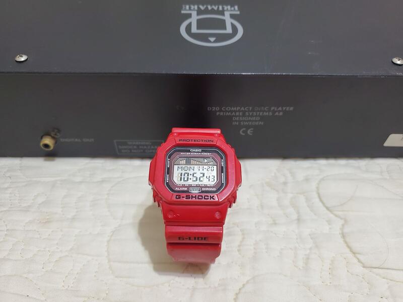 瑕疵使用錶(數字液晶底層殘影等)，外觀完整品相不差:casio glx-5600，收藏價500元。