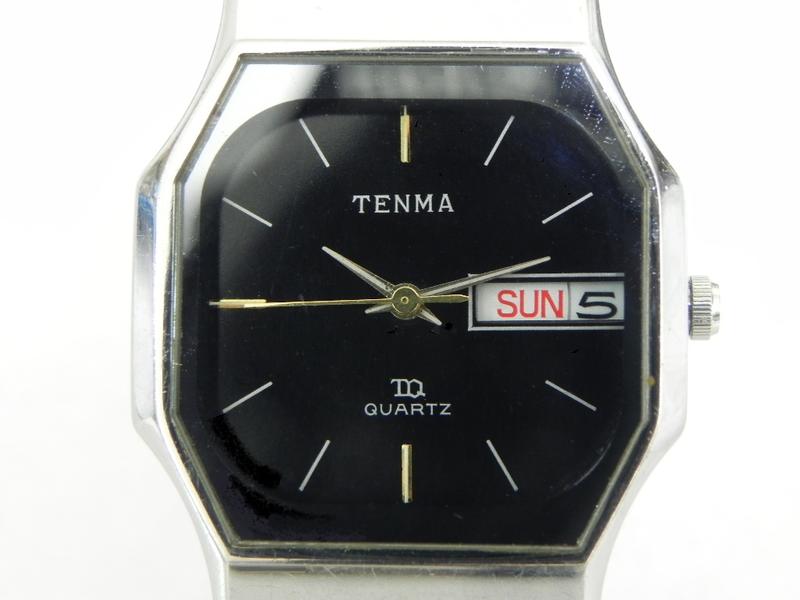 [專業模型] 石英錶 [TENMA 261] 天馬 方型時尚錶[白色面+星期+日期][庫存新錶]/中性/新潮/軍錶