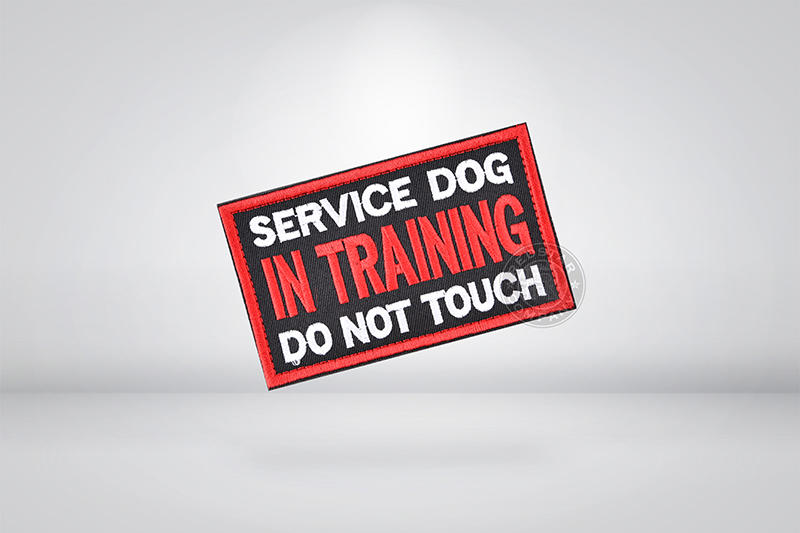 RST 紅星 - 服務犬訓練中，請勿碰觸 電繡臂章 刺繡章 魔鬼氈徽章 士氣章 趣味章 ... 13011-173C