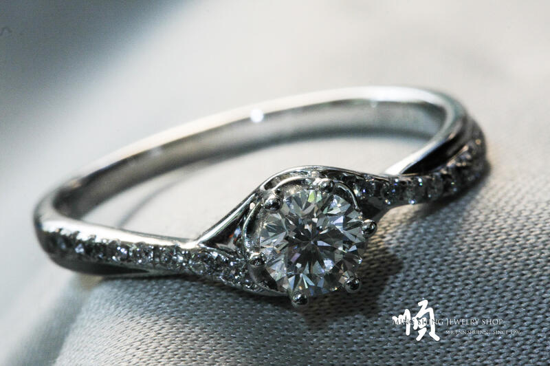 順順飾品--鑽石戒指--香港製造18K金GIA天然鑽石戒指┃主鑽0.31ct.F.VS1.H&A.戒圍10號