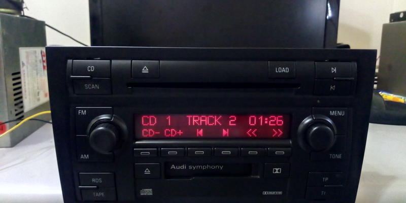AUDI 奧迪 A4 B6 原廠6CD + 錄音帶主機 (型號:8E0 035 195 M)
