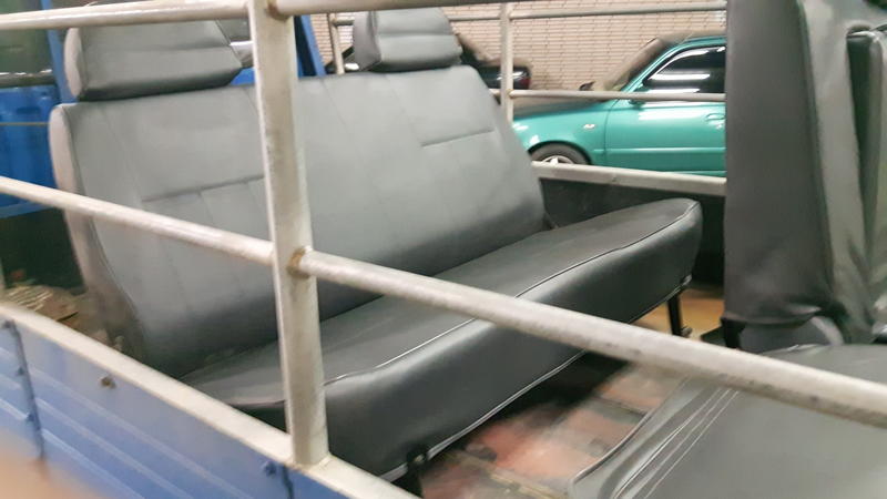 豐田瑞獅廂型車第二排椅及第三排加裝椅