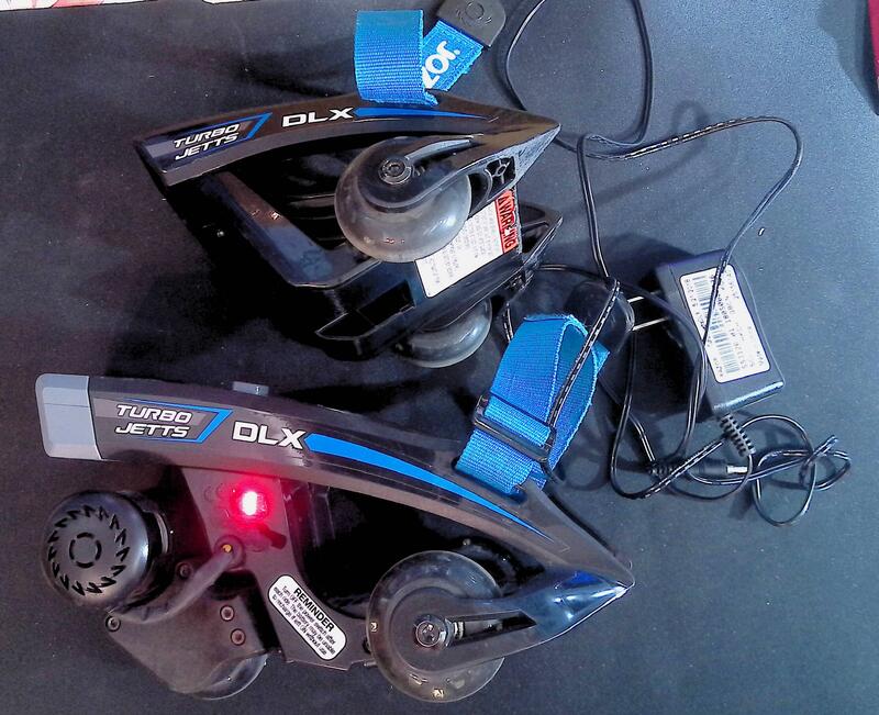 二手 Razor Turbo Jetts DLX 電動鞋跟滑輪 溜冰鞋 直排輪 火箭鞋 ～